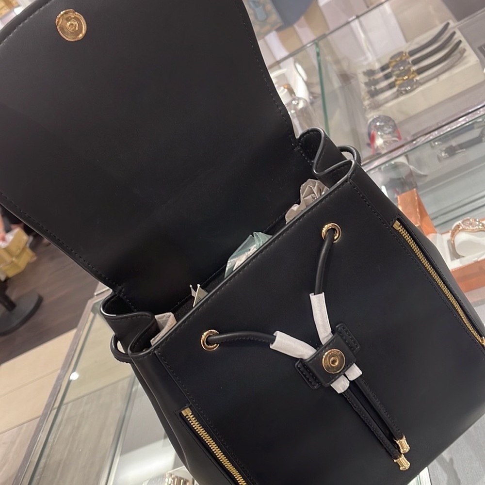 Michael Kors Backpack Bag Phoebe Medium Flap Drawstring Backpack Black 
NWT - Picture 12 of 16